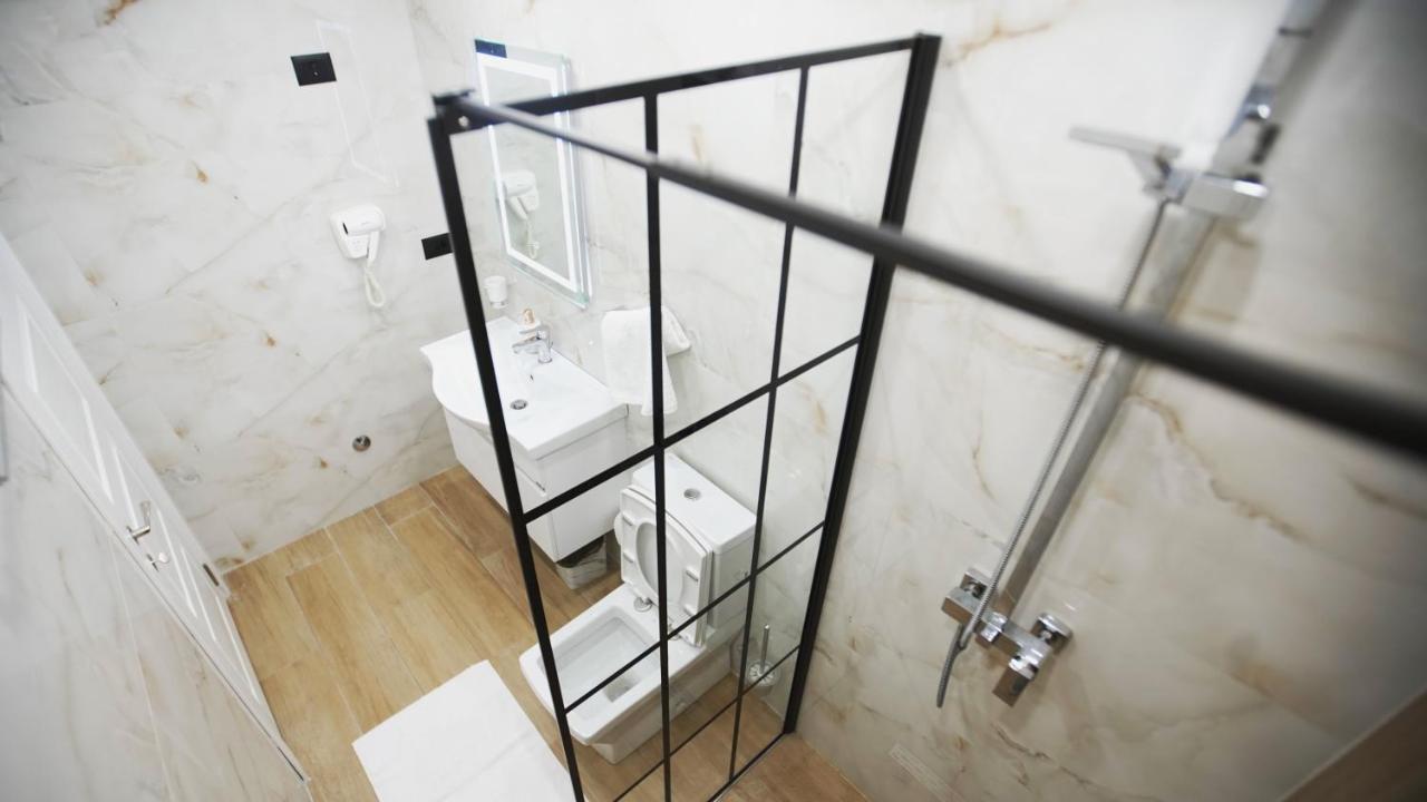 Daily Rent Studio Apartments Tirana Eksteriør billede